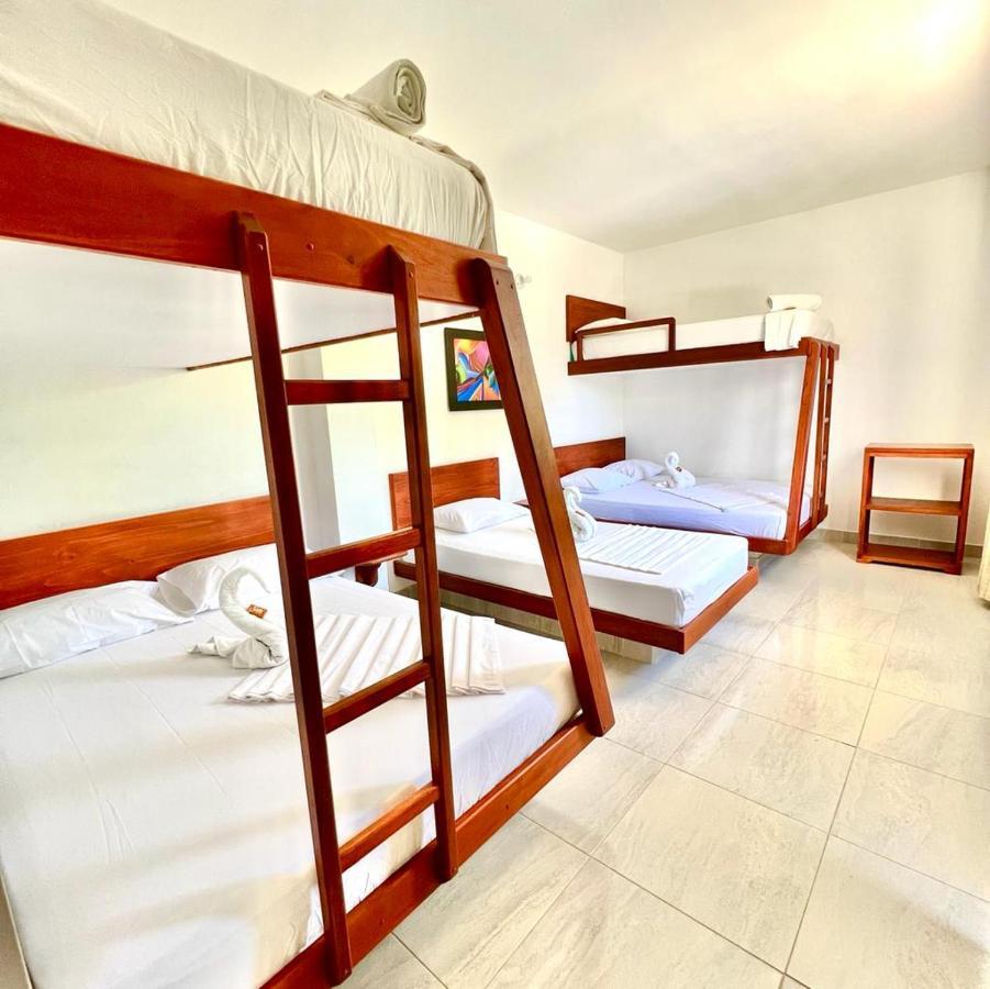 Hotel Paraiso Plaza Пуэрто-Триунфо Экстерьер фото