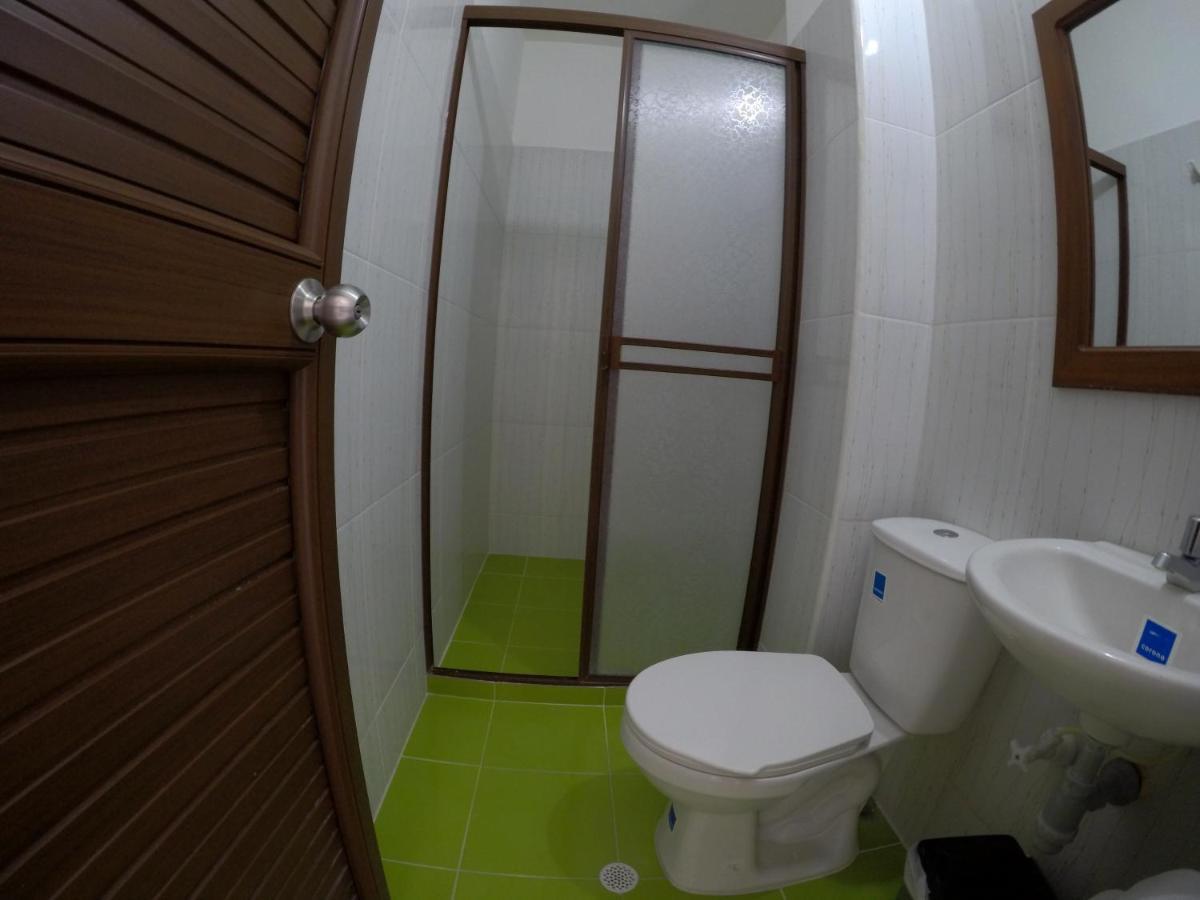 Hotel Paraiso Plaza Пуэрто-Триунфо Экстерьер фото